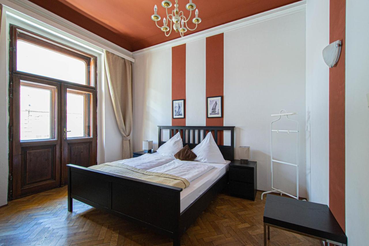 For Celebrations Spacious 3bdr With Balcony Appartement Praag