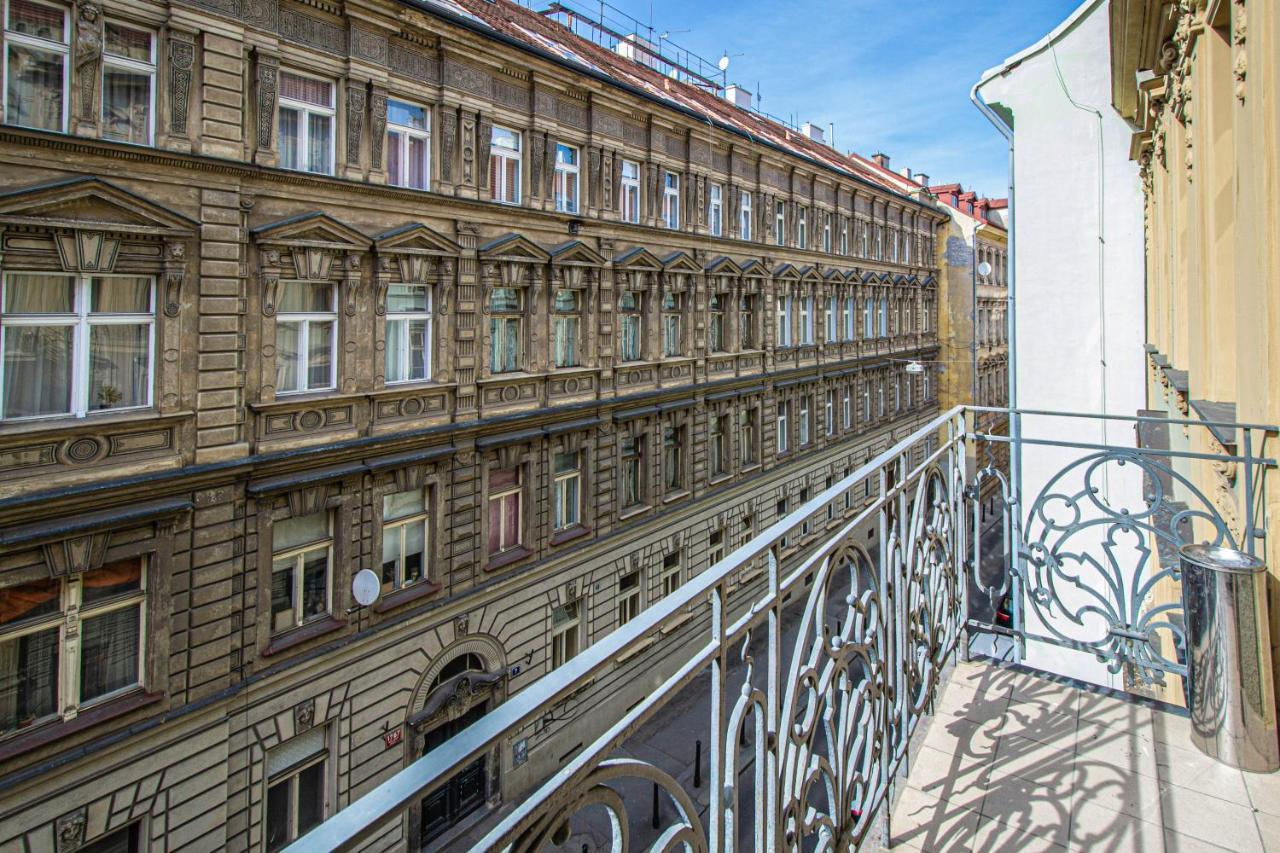 For Celebrations Spacious 3bdr With Balcony Appartement Prague