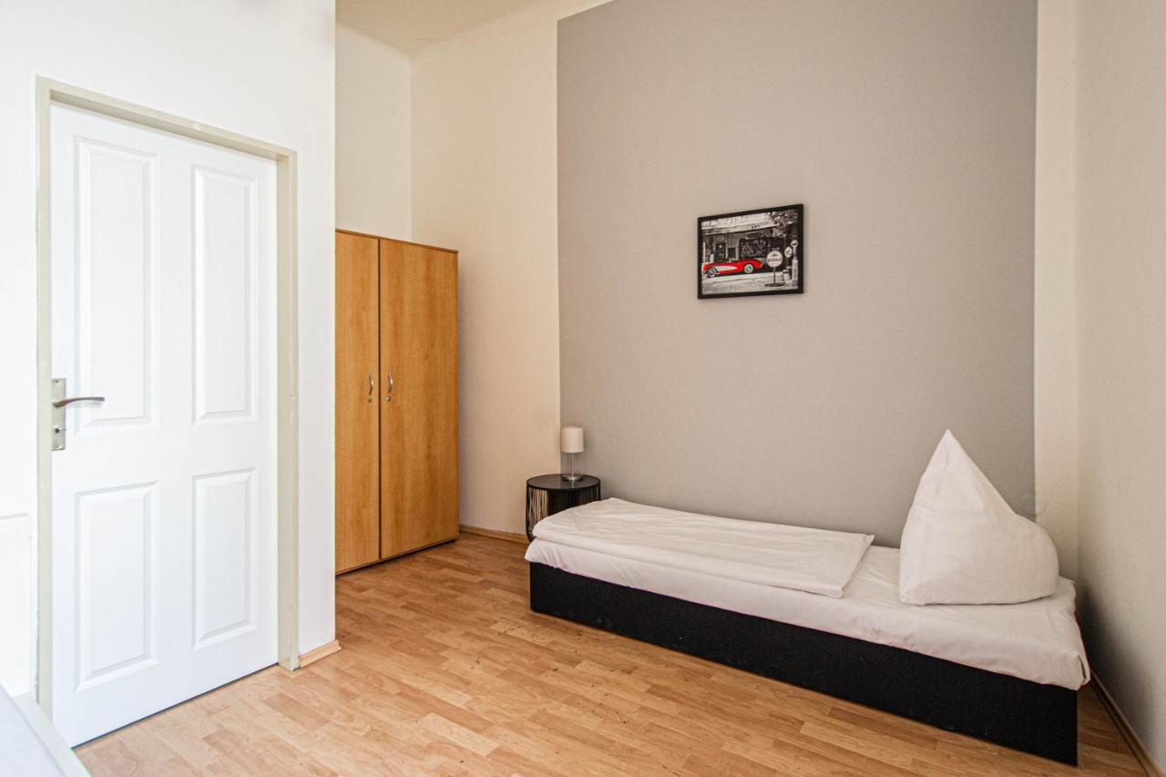 For Celebrations Spacious 3bdr With Balcony Praag