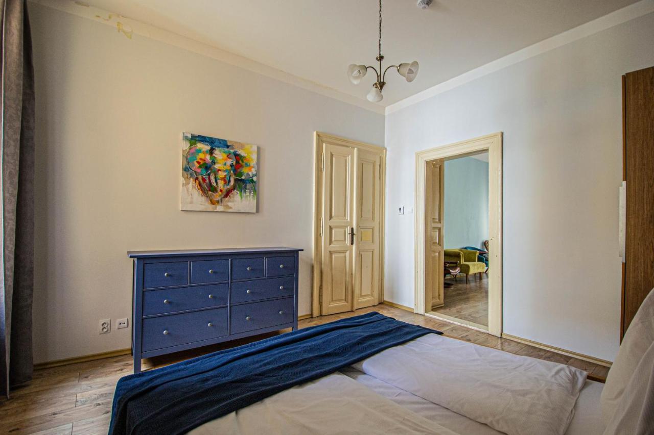 For Celebrations Spacious 3bdr With Balcony Appartement *