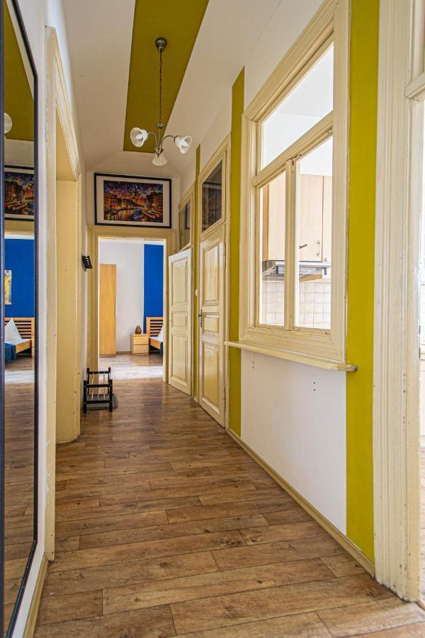 For Celebrations Spacious 3bdr With Balcony Appartement Praag