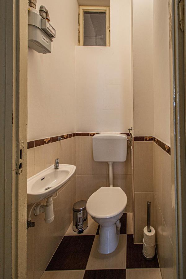 For Celebrations Spacious 3bdr With Balcony Praag