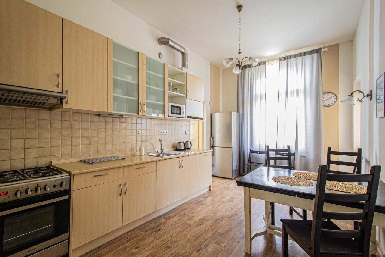 Appartement For Celebrations Spacious 3bdr With Balcony