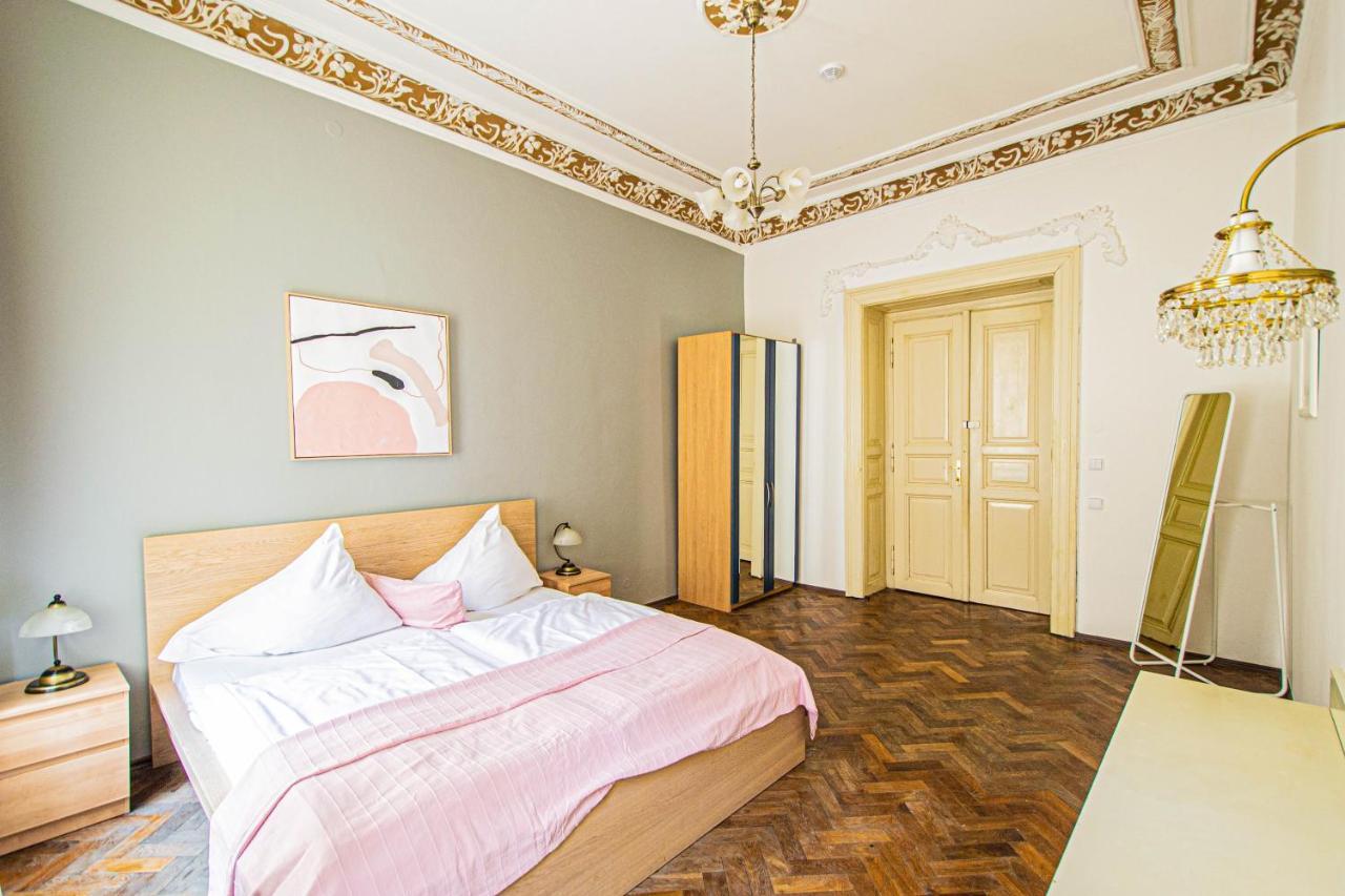 For Celebrations Spacious 3bdr With Balcony * Praag